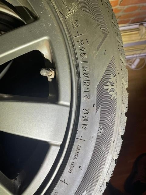 Winterbanden 215/50R17 95V Extra Load met velgen, Auto-onderdelen, Banden en Velgen, Ophalen, Gebruikt, Banden en Velgen, Winterbanden
