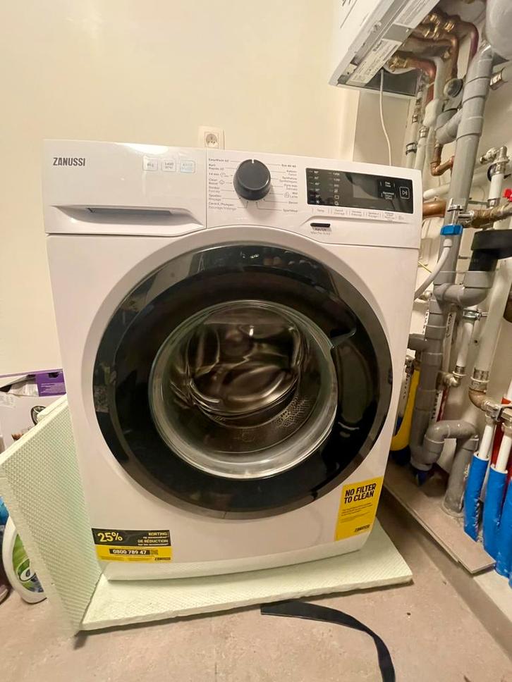 Wasmachine Zanussi 8kg (geen filter), Elektronische apparatuur, Wasmachines, Zo goed als nieuw, Voorlader, 6 tot 8 kg, 1200 tot 1600 toeren