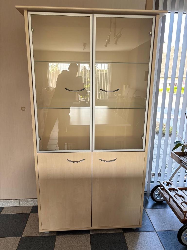 Licht beige eetplaats, Maison & Meubles, Armoires | Dressoirs, Utilisé, Avec tiroir(s), Avec porte(s), Avec tablette(s), Autres essences de bois