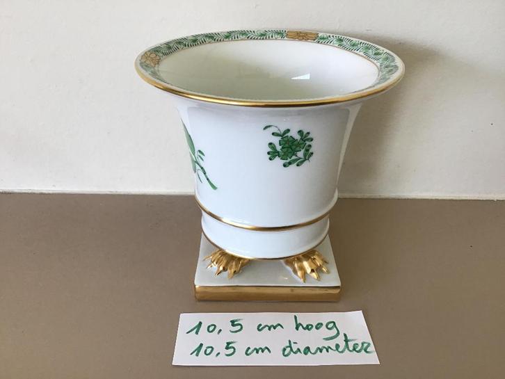 Cache-pot Herend Apponyi vert 6403/AV sur pieds, Antiquités & Art, Antiquités | Porcelaine, Enlèvement ou Envoi