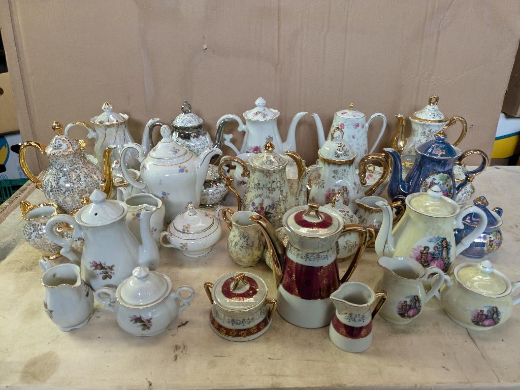 Lot de 13 cafetière, pot à lait et sucrier complète, Antiquités & Art, Enlèvement