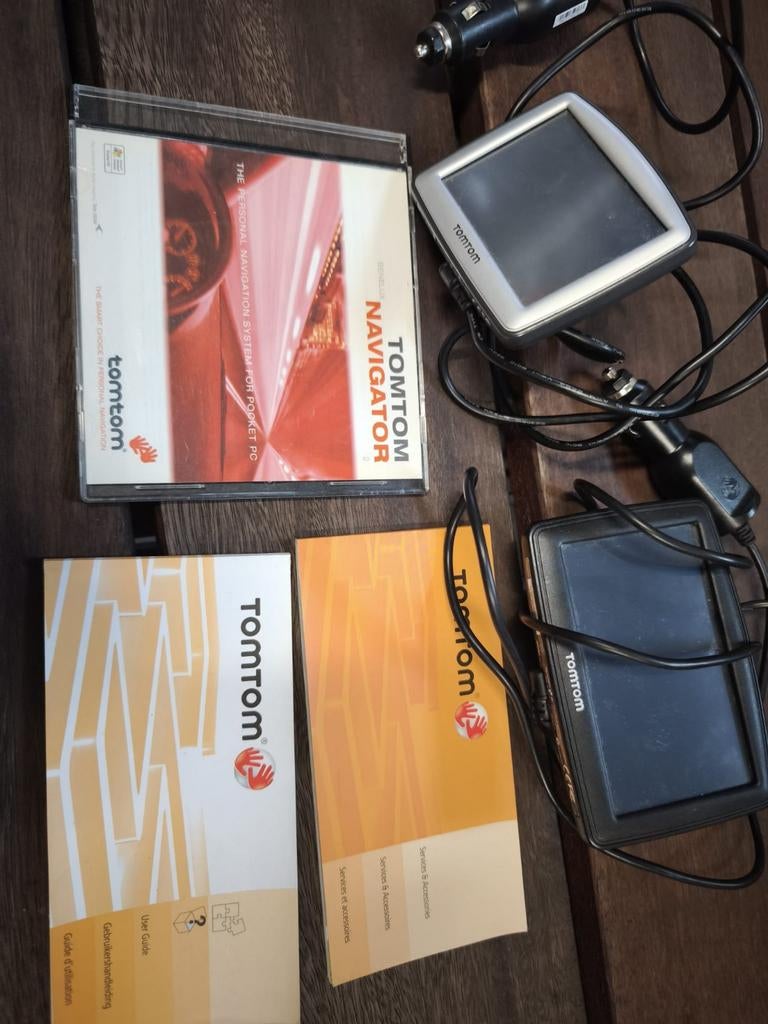Navigation TomTom en parfait état, peut être soulignée
minus, Enlèvement, Comme neuf
