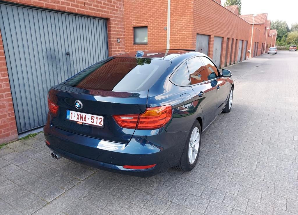 BMW 325D full option, Autos, Cuir, Euro 6, Carnet d'entretien, Noir