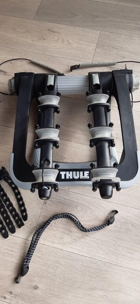 Fietsendrager Thule voor 2 fietsen – Montage op achterklep, Auto diversen, Fietsendragers, Gebruikt, Achterklepdrager, 2 fietsen