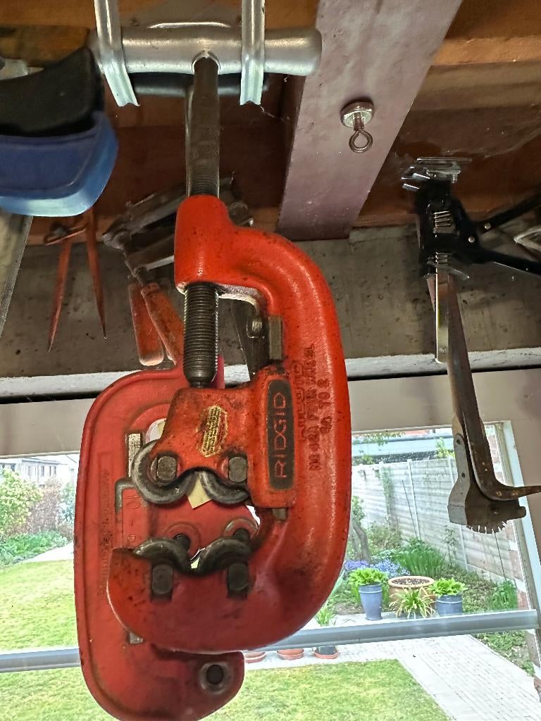 sanitair gereedschap, Ophalen, Gebruikt