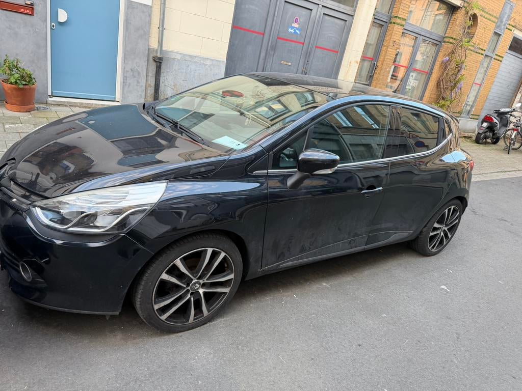 Renault Clio 2014 à vendre – pour export ou pièces, Autos, Euro 5, Achat, Boîte manuelle, 5 portes