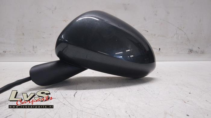 Buitenspiegel links van een Opel Corsa, Gebruikt, -, -, Opel