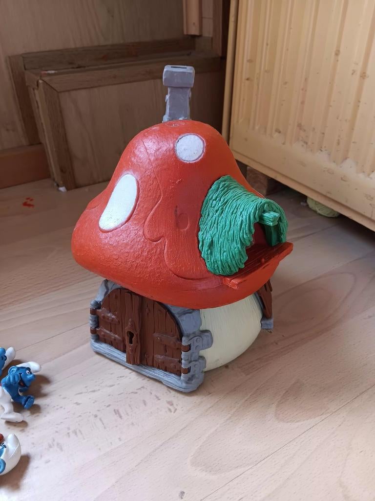 Smurfen huisje. Oud model. Met Smurfen, Collections, Schtroumpfs, Enlèvement