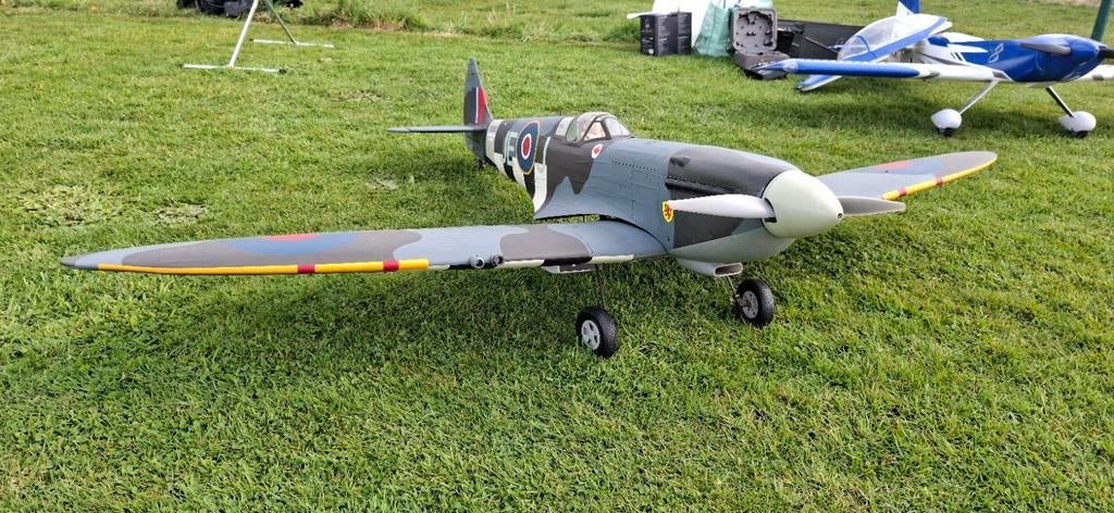 Hangar 9 Spitfire 81 inch, vliegklaar, Ophalen