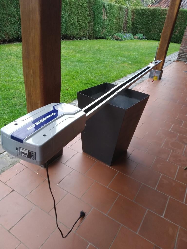 Motor voor garagepoort, Ophalen