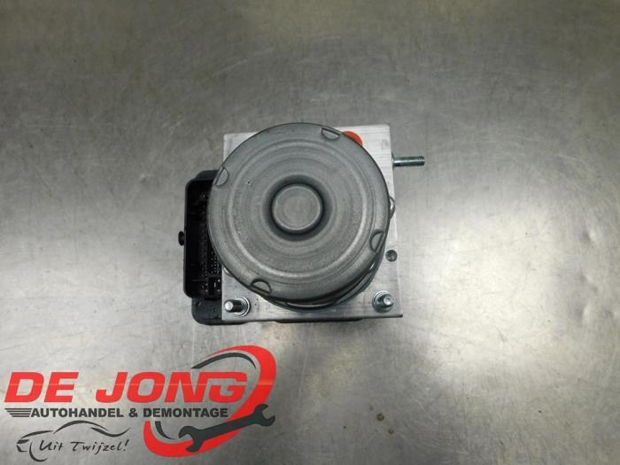 Pompe ABS d'un Renault Clio, Renault, -, 3 mois de garantie, Utilisé