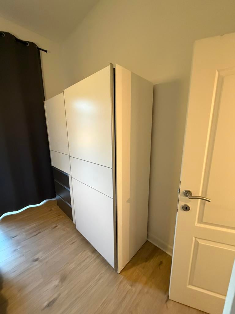 Kasten tafel stoelen zetel. 6 maanden oud, Huis en Inrichting, Ophalen, Zo goed als nieuw