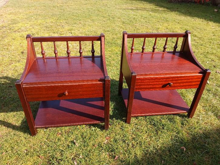 Houten nachtkastjes, Huis en Inrichting, Slaapkamer | Nachtkastjes, Ophalen