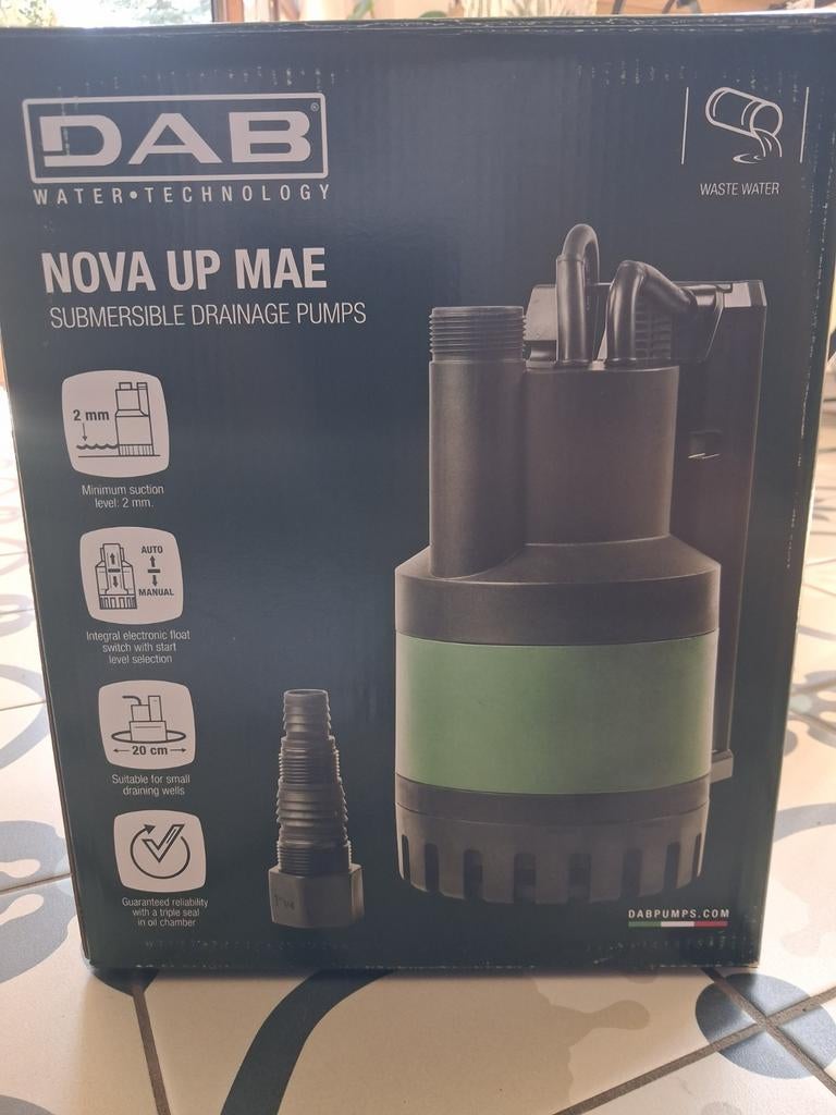 Pompe à eau NOVA avec flotteur électronique, Jardin & Terrasse, Pompes à eau, Enlèvement ou Envoi