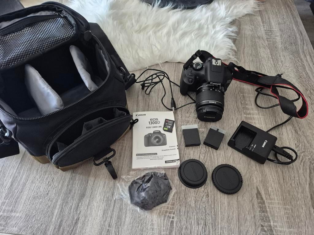 Canon EOS 1300D met draagtas, Audio, Tv en Foto, Fotocamera's Digitaal, Ophalen, Spiegelreflex, 18 Megapixel, Canon