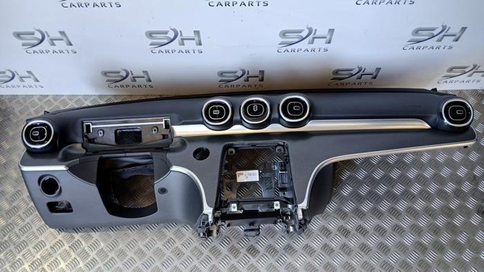 Tableau de bord d'un Mercedes C-Klasse, Autos : Pièces & Accessoires, Tableau de bord & Interrupteurs, Mercedes-Benz, Utilisé