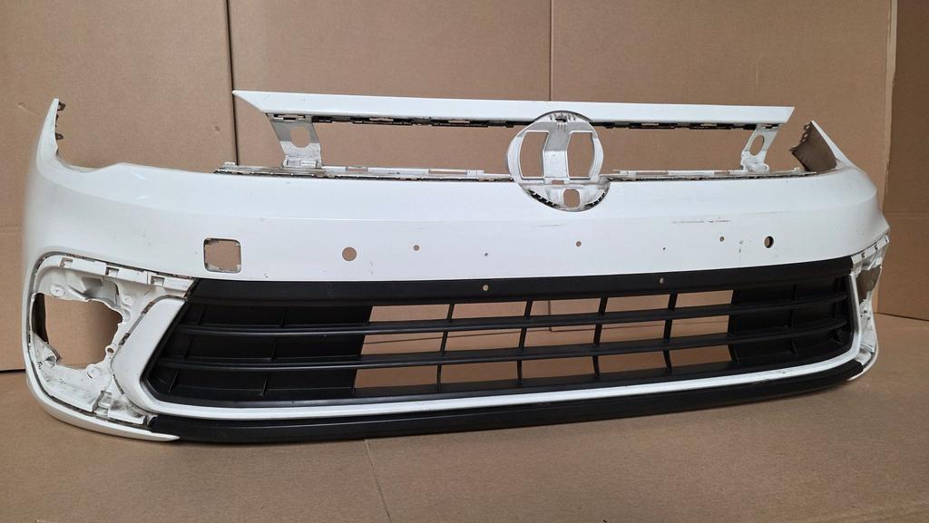 Voorbumper VW Polo 2G Facelift 4xPDC ORGINEEL BUMPER bj.2022, Gebruikt, -, Voor, Ophalen of Verzenden