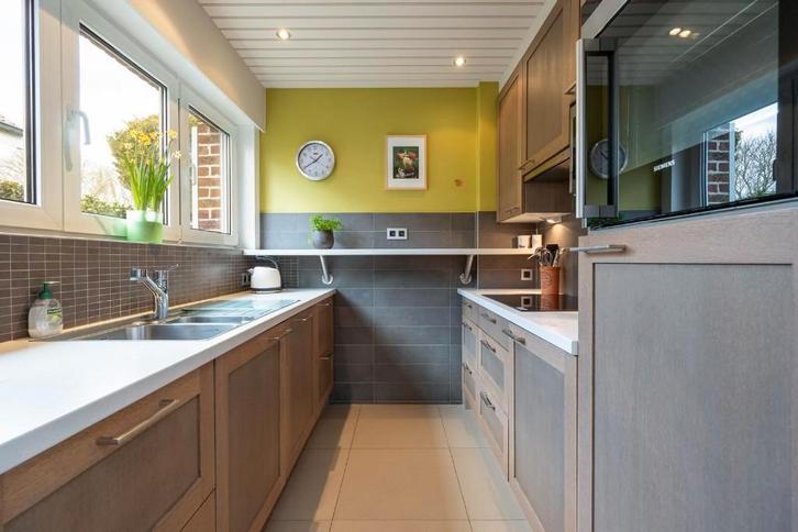 CUISINE AVEC APPAREILS ÉLECTROMÉNAGERS, Maison & Meubles, Cuisine | Cuisines complètes, Utilisé, Cuisine à mur double, Brun, Autres matériaux