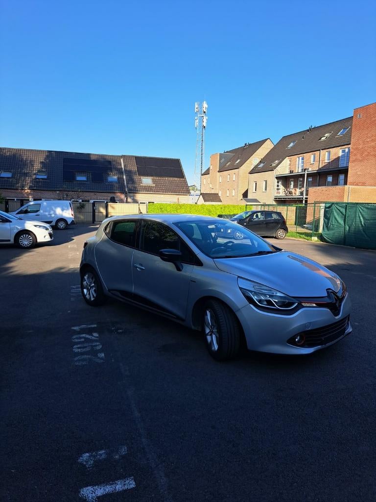 Clio 4, Autos, Renault, Particulier, Bluetooth, Vitres électriques, USB, Essence, Enlèvement