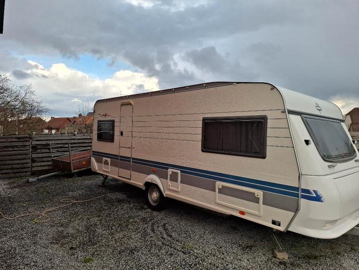 Caravan hobby exellent 540UFE, Caravans en Kamperen, Caravans, Particulier, tot en met 5, 1000 - 1250 kg, Rondzit, Hobby, 2 aparte bedden