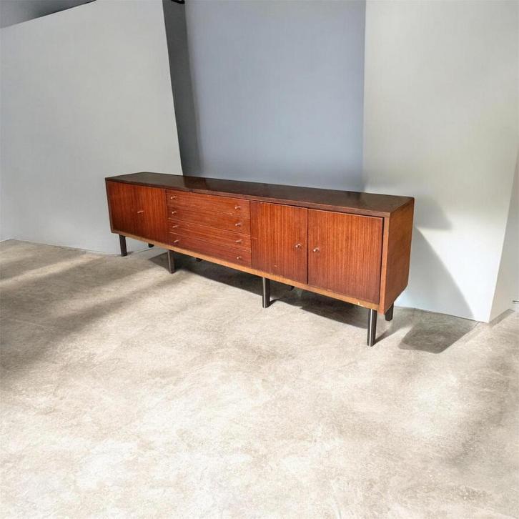 Buffet vintage long, Maison & Meubles, Armoires | Dressoirs, Utilisé, Envoi