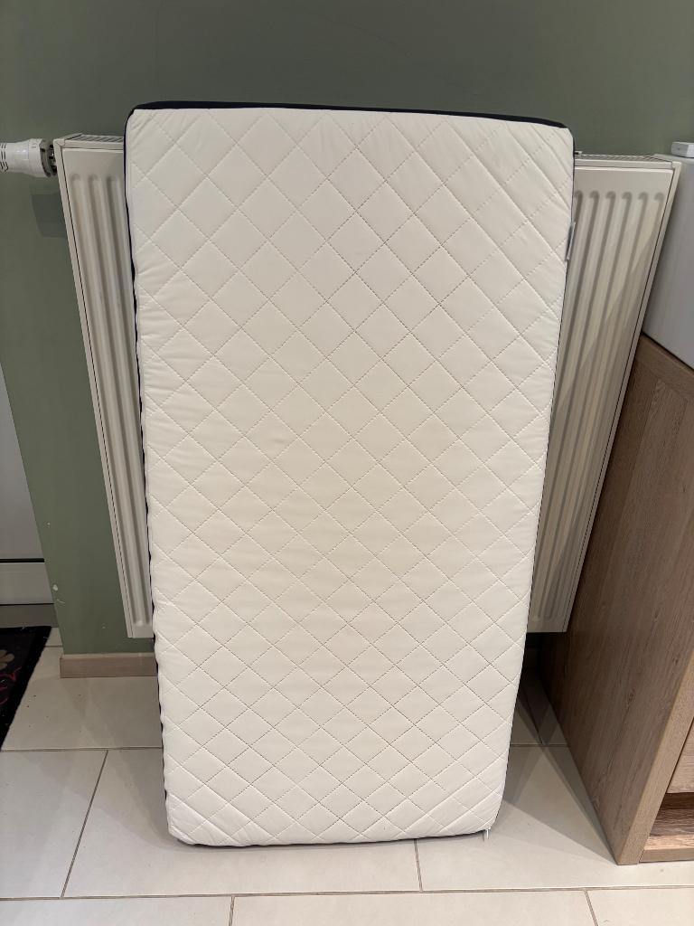 Babymatras, Kinderen en Baby's, Kinderkamer | Bedden, Zo goed als nieuw, Minder dan 140 cm, Minder dan 70 cm, Matras, Ophalen