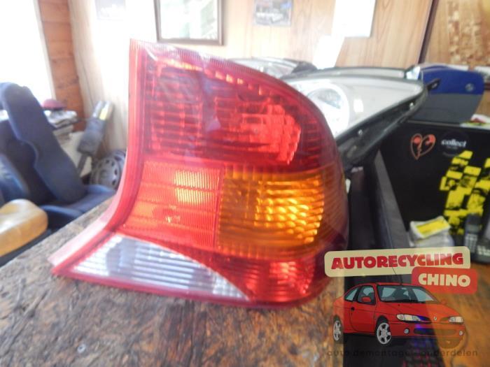 Feu arrière droit d'un Ford Focus, Autos : Pièces & Accessoires, Éclairage, Ford, Utilisé, 3 mois de garantie, Enlèvement ou Envoi