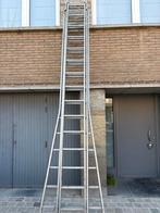 Echelle triple 4mx3 15 échelons, Bricolage & Construction, Pliable ou rétractable/escamotable, Échelle, Enlèvement, Utilisé