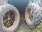 tractorbanden 13.6 - 36/   2 stuks Goodyear, Zakelijke goederen, Ophalen