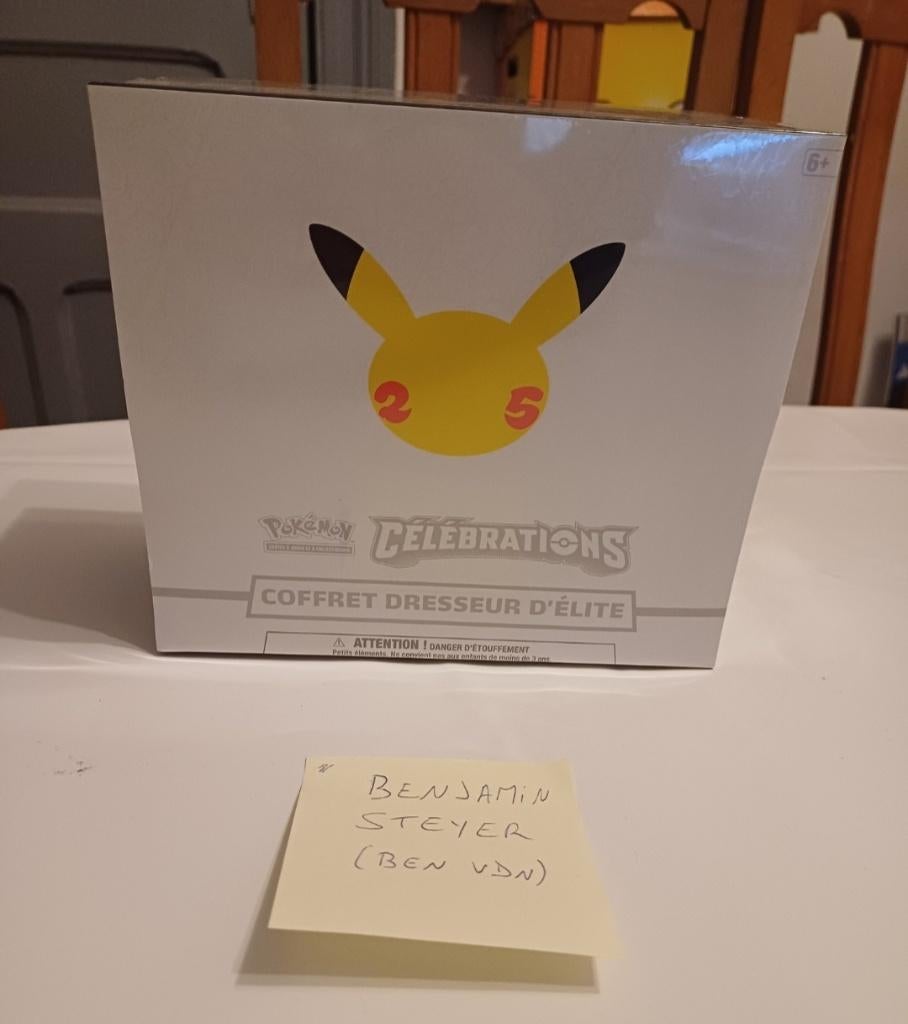ETB pokemon célébration 25 ans, Enlèvement, Neuf, Autres types, Foil