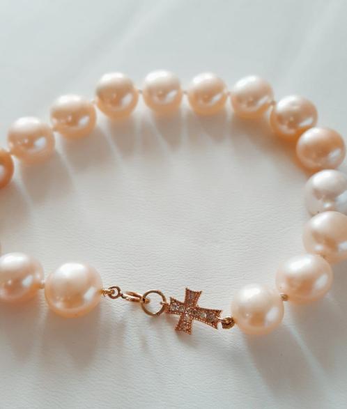 Parels armband met gouden slot-kruis en diamanten, Handtassen en Accessoires, Armbanden, Zo goed als nieuw, Goud, Goud, Met edelsteen