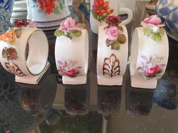 Set van 4 vintage Royal Albert servetringen – porselein beschikbaar voor biedingen