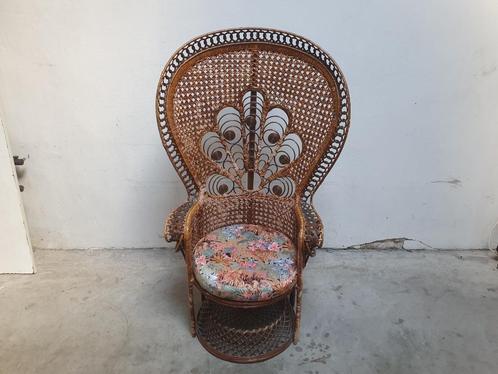 Vintage emmanuelle pauwenstoel - peacock chair, Antiek en Kunst, Curiosa en Brocante, Ophalen