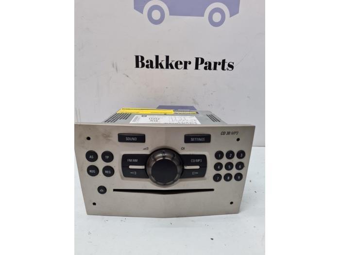 Radio van een Opel Corsa, Auto-onderdelen, Elektronica en Kabels, Opel, Gebruikt, 3 maanden garantie