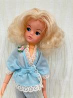 Oude SINDY PEDIGREE pop met schommelzetel uit de jaren 70, Verzamelen, Poppen, Ophalen of Verzenden, Pop