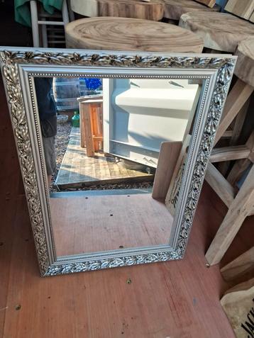 Rustieke zilver kleurige spiegel 56cm x 76cm! In TOPSTAAT  beschikbaar voor biedingen