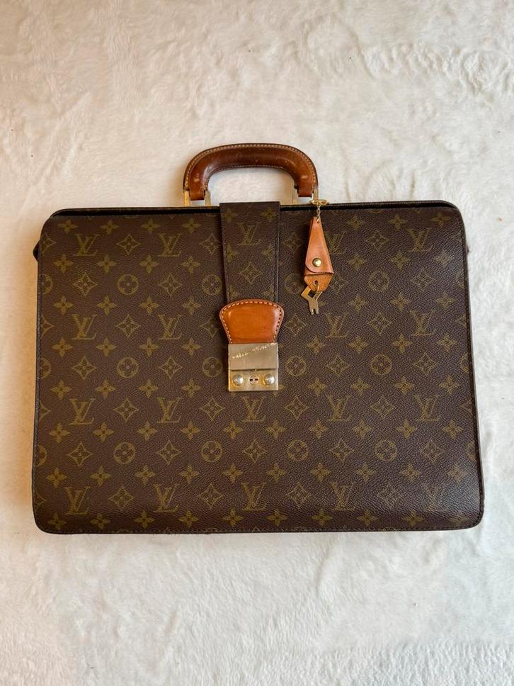 Louis vuitton classeur servet conseiller monogram canvas, Computers en Software, Laptoptassen, Zo goed als nieuw, Aktetas, Ophalen of Verzenden