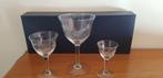 kelkvormige wijnglazen met geslepen bloemmotief, Antiek en Kunst, Antiek | Glaswerk en Kristal, Ophalen