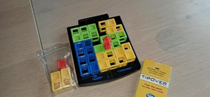 Thinkfun tipover, Hobby en Vrije tijd, Gezelschapsspellen | Overige, Zo goed als nieuw, Een of twee spelers, Ophalen of Verzenden