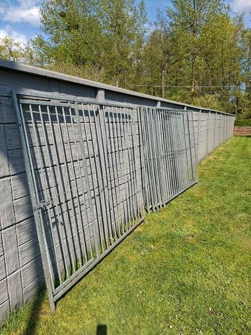 Hondenren panelen  beschikbaar voor biedingen