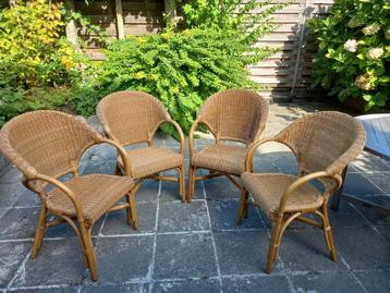 Rotanstoelen 4 stuks voor 50 euro beschikbaar voor biedingen