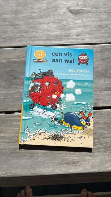 Lida Dijkstra - de bol van lif. een vis aan wal beschikbaar voor biedingen