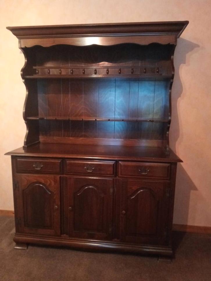 Le buffet ancien et le buffet ne sont vendus qu'ensemble, Maison & Meubles, Armoires | Buffets, Enlèvement