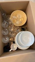 GRATIS: Kommen, diepe borden, glazen en tassen, Huis en Inrichting, Keuken | Servies, Ophalen, Bord(en)