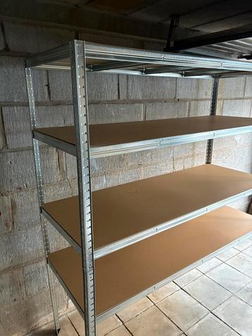 Groot Opbergrek Nieuwstaat beschikbaar voor biedingen