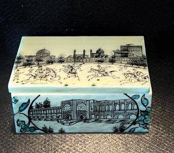 Perzische handbeschilderde  Naqsh-e Jahan getekend Masaeli beschikbaar voor biedingen