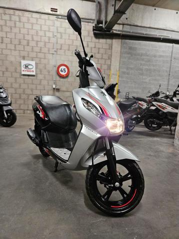 Peugeot Kisbee Sport 50cc klasse A 4 takt 2017 13.692 km beschikbaar voor biedingen