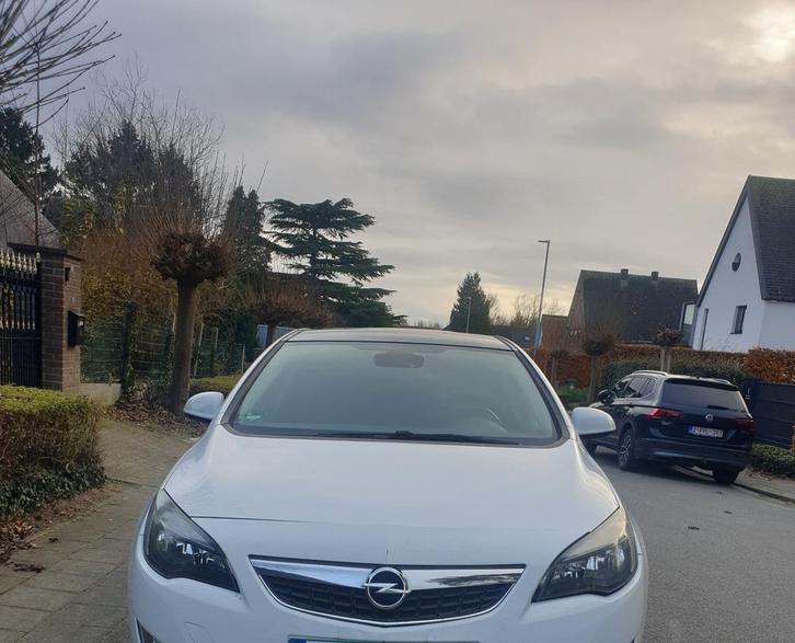 Opel Astra 2010 Full Option + Gekeurd, Auto's, Opel, Bedrijf, Ophalen