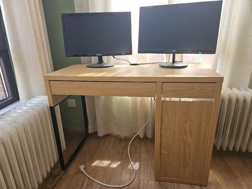 Bureau Ikea MICKE, Huis en Inrichting, Bureaus, Zo goed als nieuw, Bureau, Ophalen