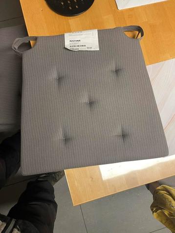 Kussen voor op stoelen.  beschikbaar voor biedingen